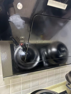 抽油烟机外层油污，我用厨房湿巾擦干净了