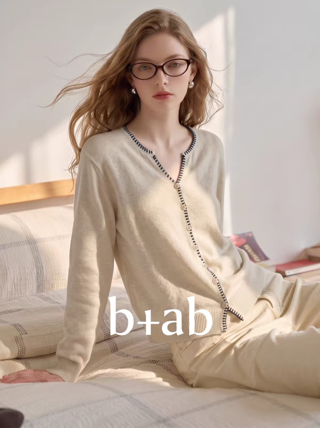 b+ab 奶油米白针织开衫，走的是温柔知性、日常高级路线