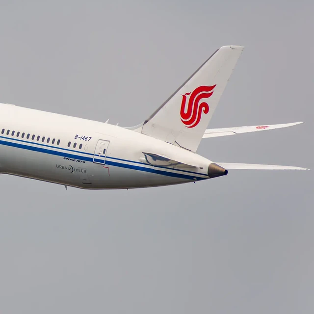 时隔八年!国航新787-9来了:GE引擎、带门公务舱,但新飞机没有超经舱——等飞之前,先把这三本账对完