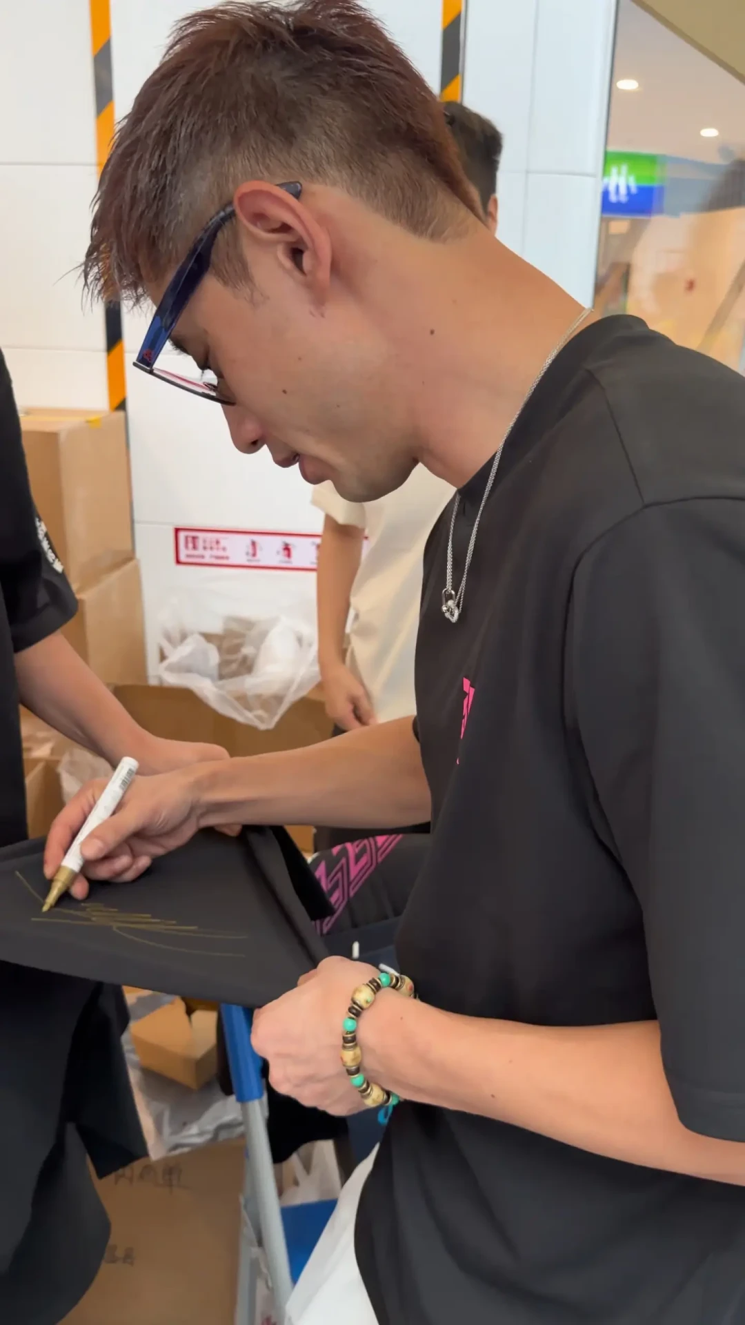 两周上了四次热搜的