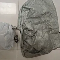 国庆露营带回来的帐篷，再闷三天就是霉菌培养皿：翻了几十条发霉翻车帖和几百条清洗吵架评论——84会溶涂层、暴晒和阴干要分场合、睡袋“不要洗派”和“丢洗衣机派”各对一半，这周末照材质清单洗完晒干卷起来