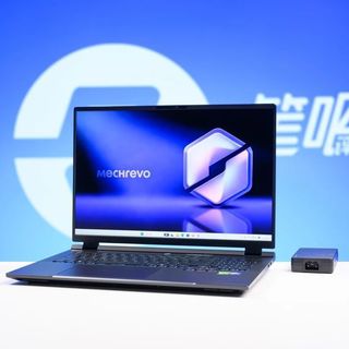 游戏本也在"开倒车":四年前的RTX3050被推回C位、固态退回512G、一线5060破1.2万——双11开门红前2天,一张档位价格地图、四个减配识别点、三类人三条路