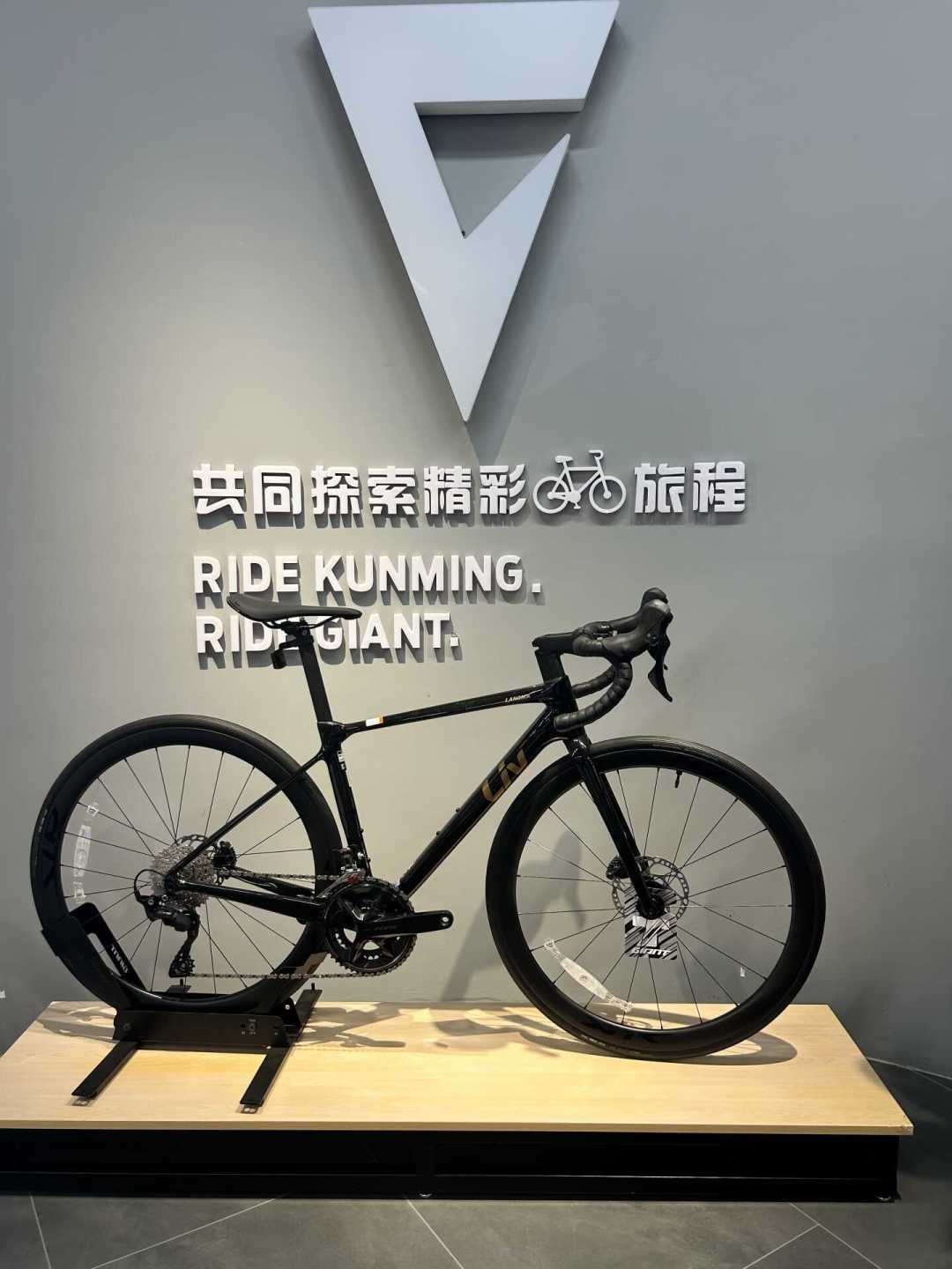 十月初的女车抛售潮:新爱美姿2498、二手乌梅子酱1200、碳架Langma6800,13个挂牌价摆一张桌,你的第一台车该付哪笔钱?