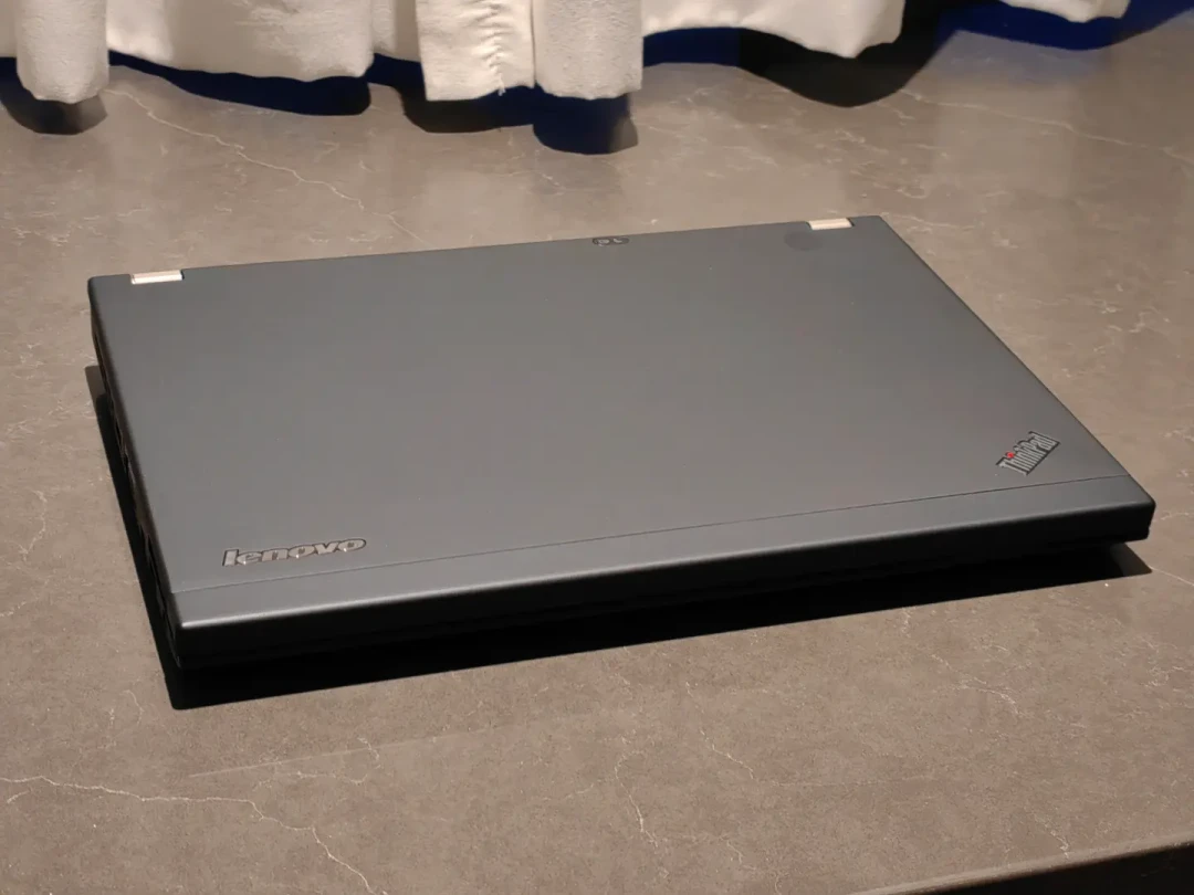 ThinkPad 34岁生日,粉丝把蓝色回车键自己贴了回来