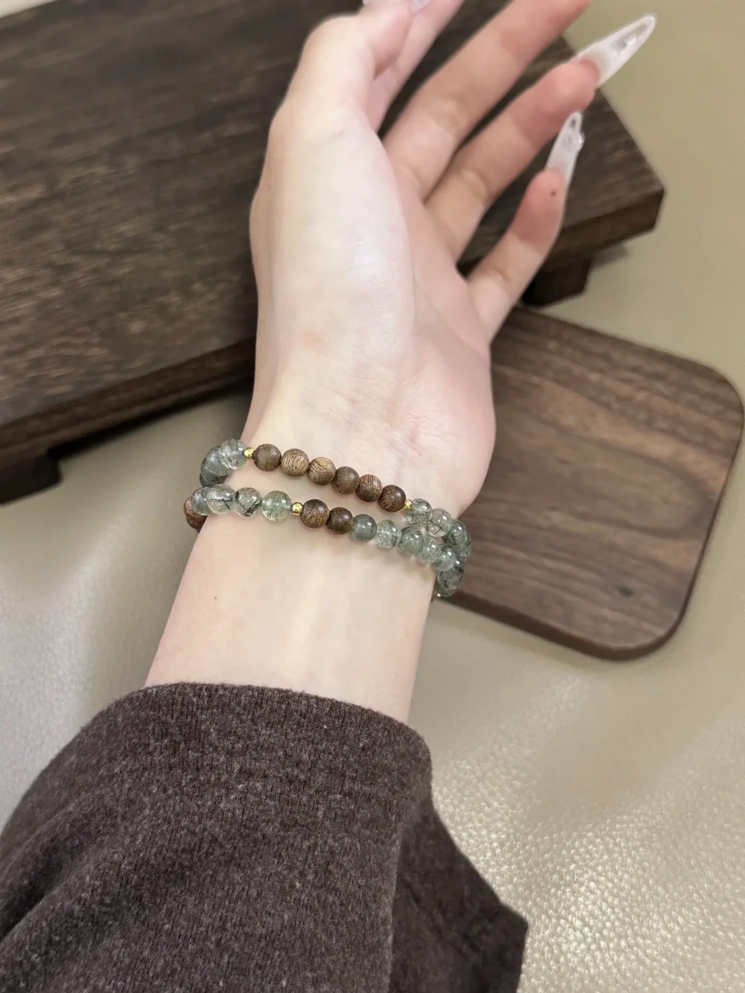 「盘着盘着，压力就散了」：年轻人袖口里的