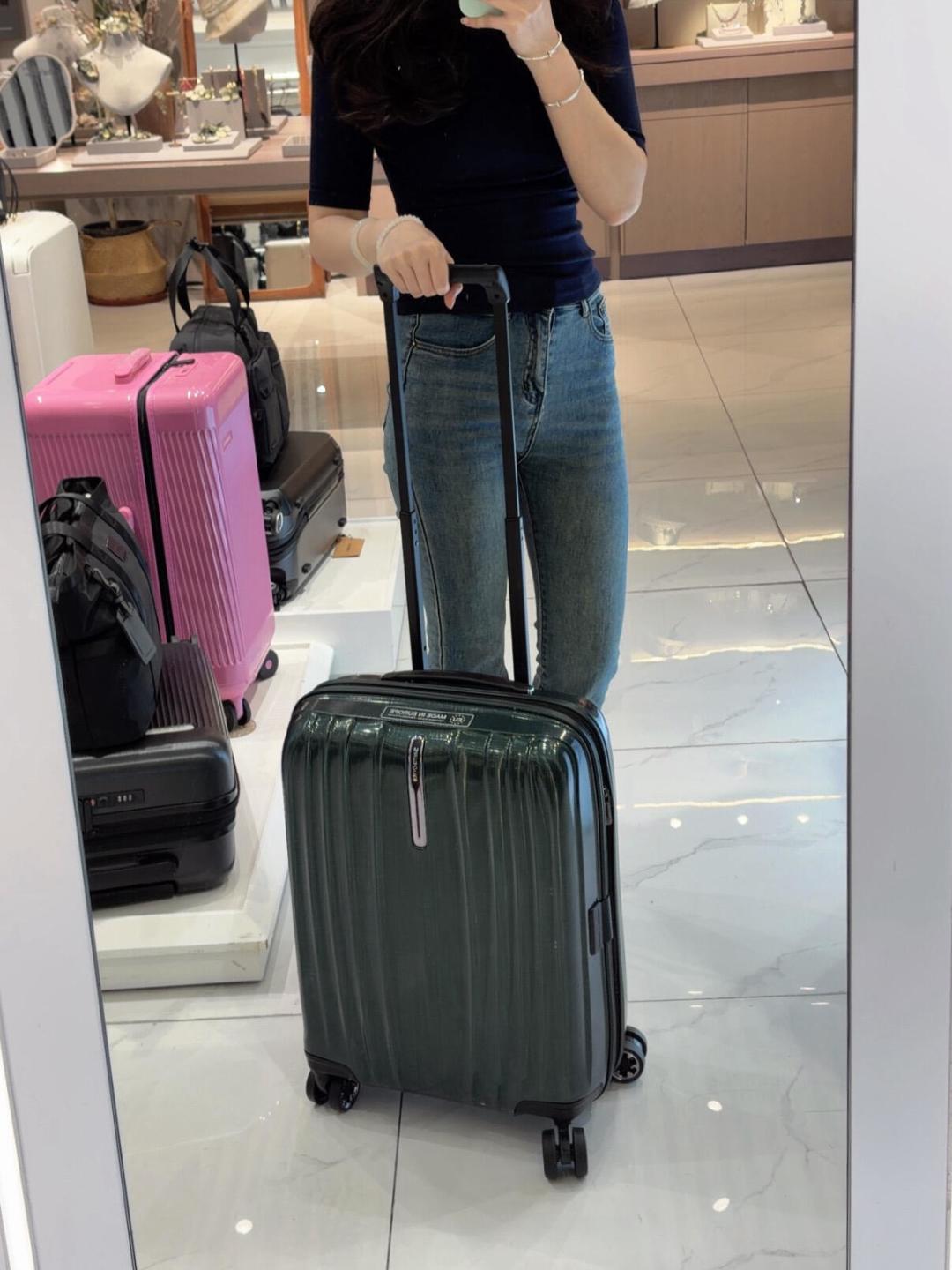 新秀丽超跑箱:小红书11534个赞,和一次托运掉的轮子