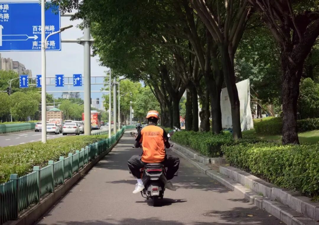跑单不抢红灯了:“等灯不计时”多城上线,白等的红灯现在能补回来