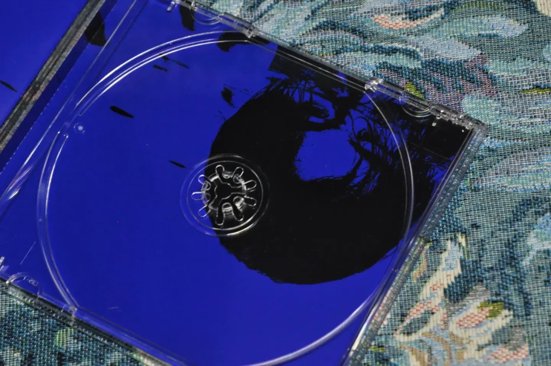 CD刚满44岁!家里那箱CD先别当废品出,三招认出首版