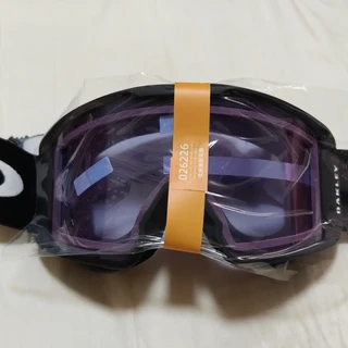 27款雪镜刚到店，山寨OKALEY也在卖：入欧克利，先选镜片再看脸