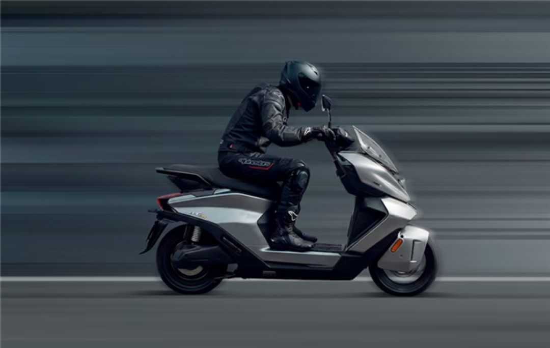 204km超长续航!极核AE6 Ultra电动摩托发布:18999元起