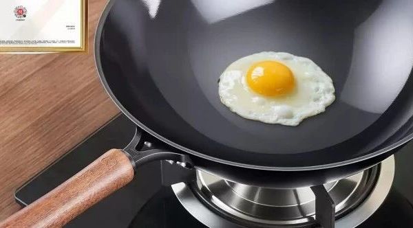 算了一笔账：三四钢 锅具全系对比，根据使用场景选择最适合的锅？