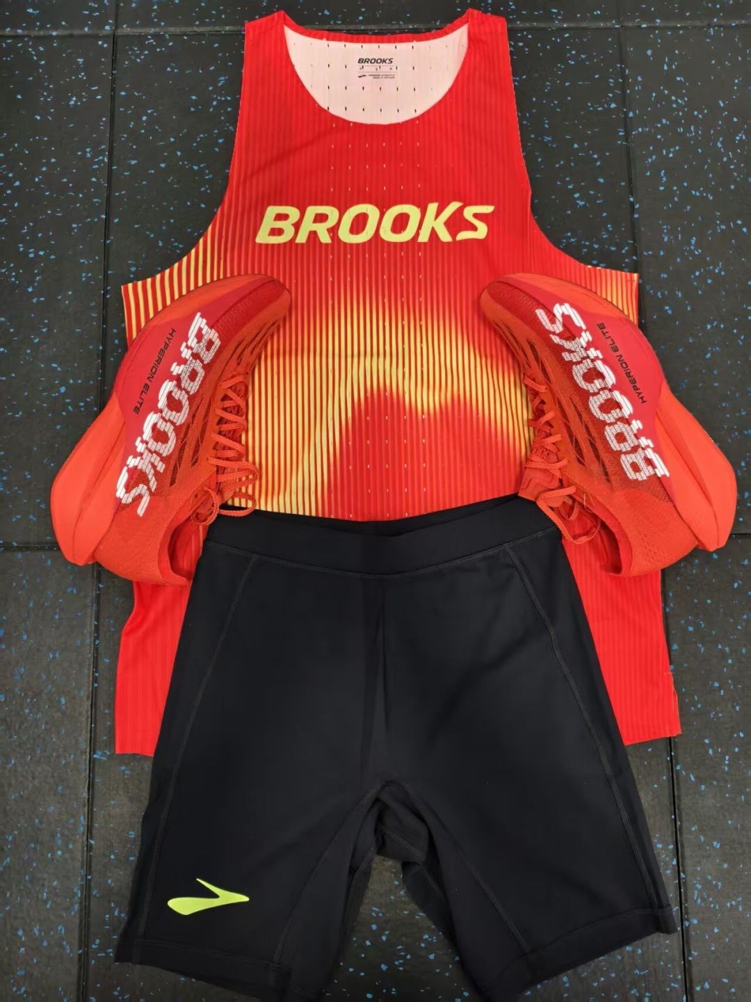2:05:23美国第一，中文账号却只有458个粉：北马前夜，把BROOKS这两天的事连起来看