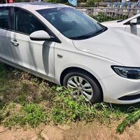 15年款2万5、18年款2万69、新车6万59：想捡漏威朗英朗的人，先分清这"便宜别克"架上的4种车和3种报价