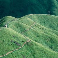 秋冬徒步,Gore-Tex 徒步鞋值得加钱吗?看完全网吐槽和安利,我把答案排成了一张表