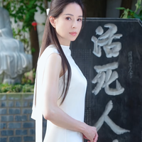 60岁李若彤一身白衣现身活死人墓：别人打卡我回家