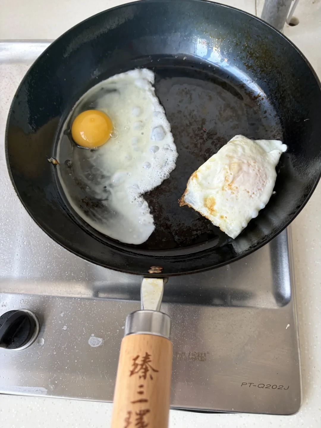胖东来跑腿代开始给铁锅“开箱检查”，臻三环的现场细节被摊开了