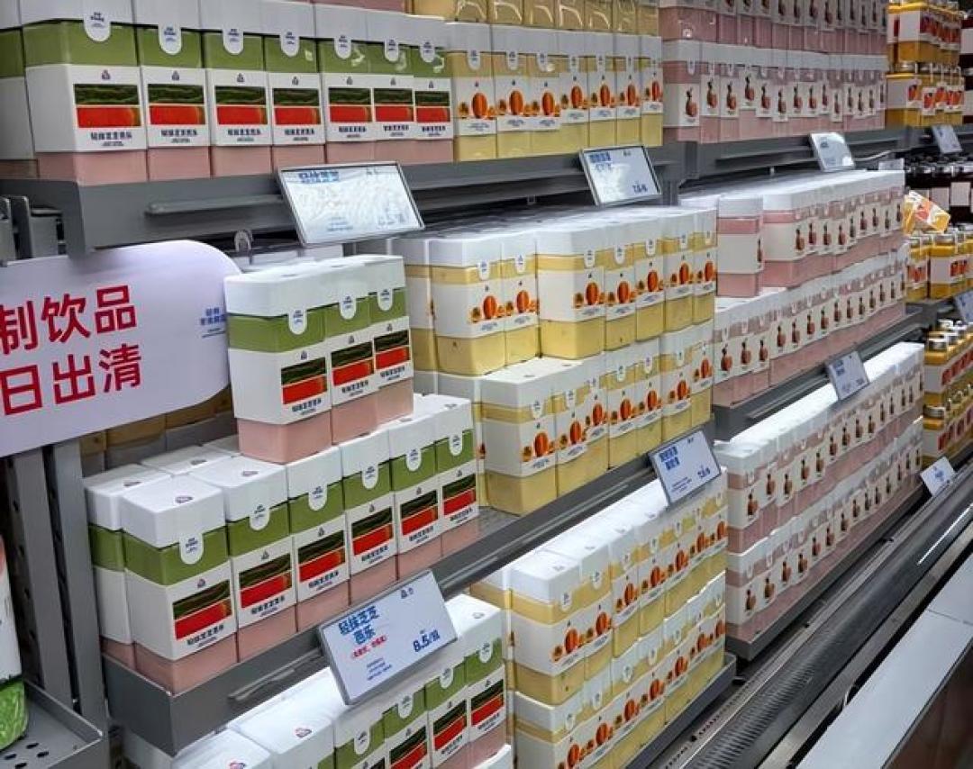 零食店冷柜6.9元的“预制奶茶”卖到限购:它不是预制菜,但也别囤