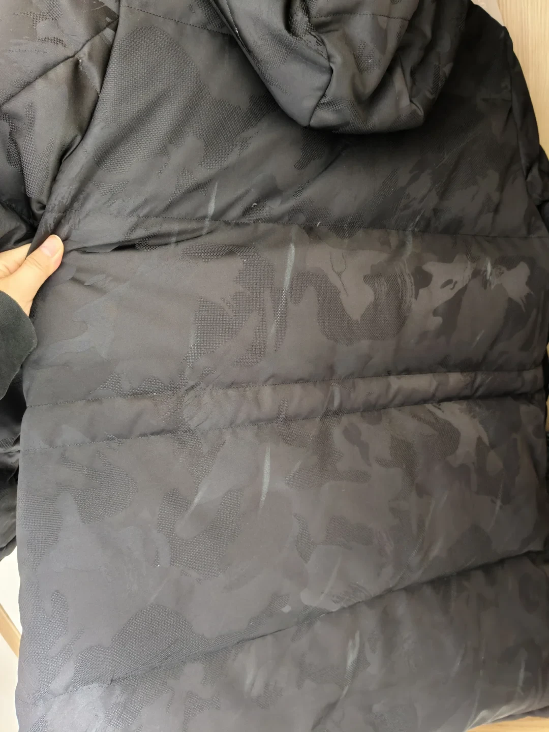 降温了,上千的波司登越洗越白:干洗毁涂层、返厂修有“三级色差”,这5条路到底走哪条