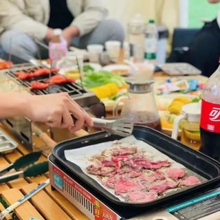 带娃第一次露营过夜，煮饭电热毯全指望车电：出发前我把这笔账算了三遍