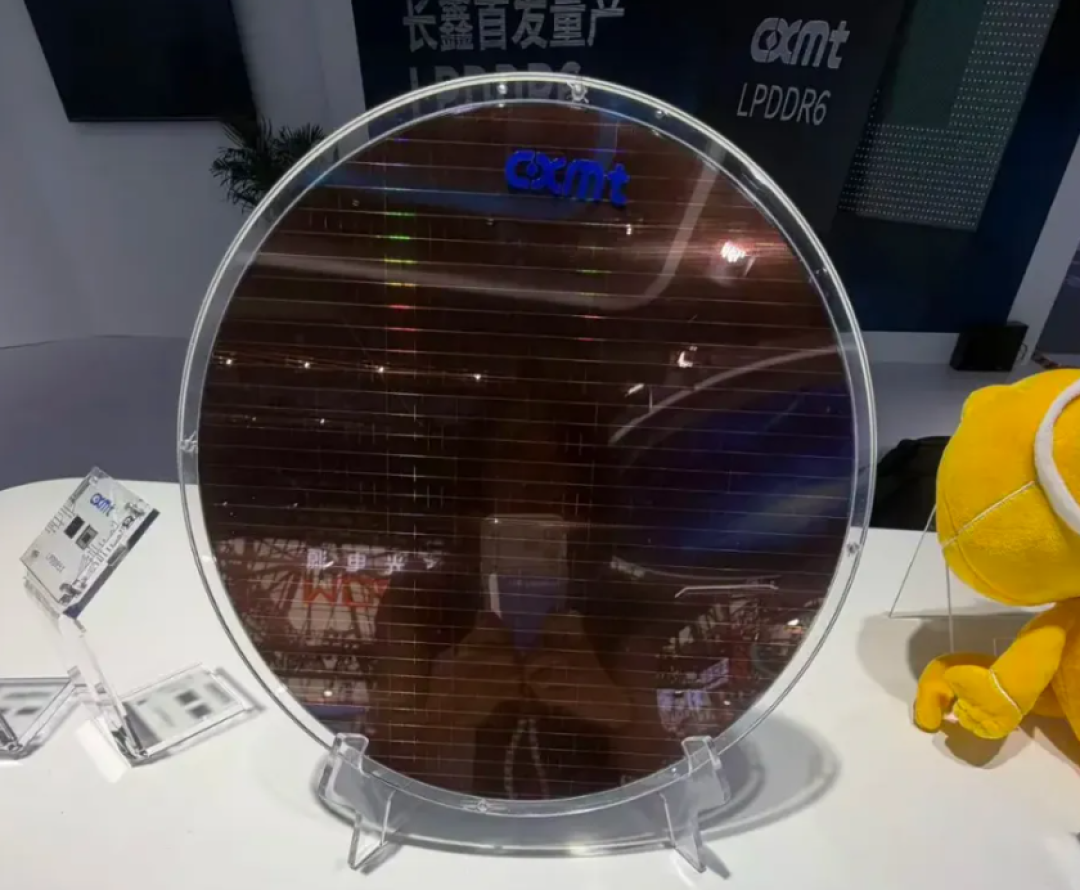 领先三星2年！国产长鑫DDR5内存飞升全新架构，年底首发