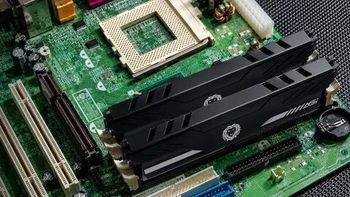 Intel大旗一挥！内存史上首次开倒车，DDR4全面归来