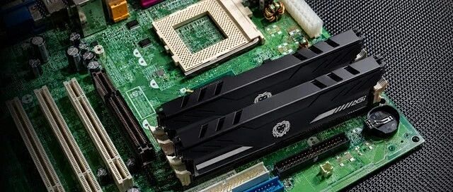 Intel大旗一挥！内存史上首次开倒车，DDR4全面归来