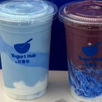 一杯酸奶昔卖到30元？安慕希悄悄开出实体店