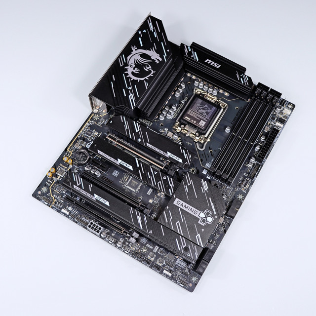 就算高端的 285K 也行！微星 Z890 GAMING PLUS WIFI6E 体验分享