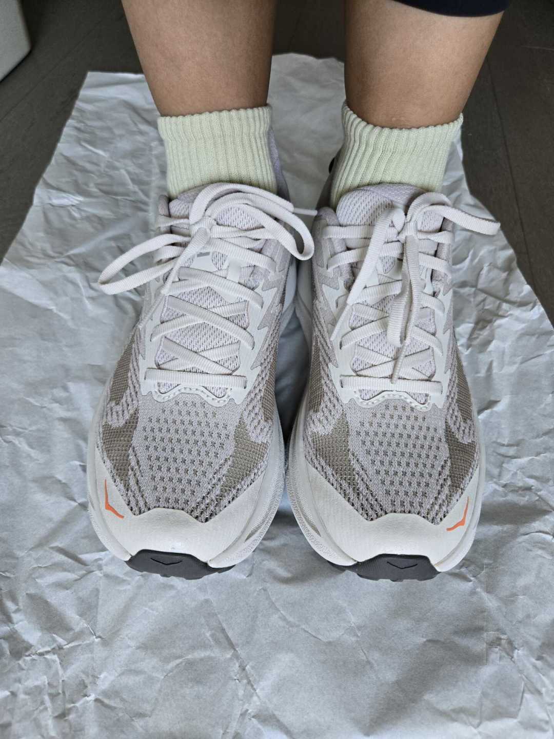 夸的是
