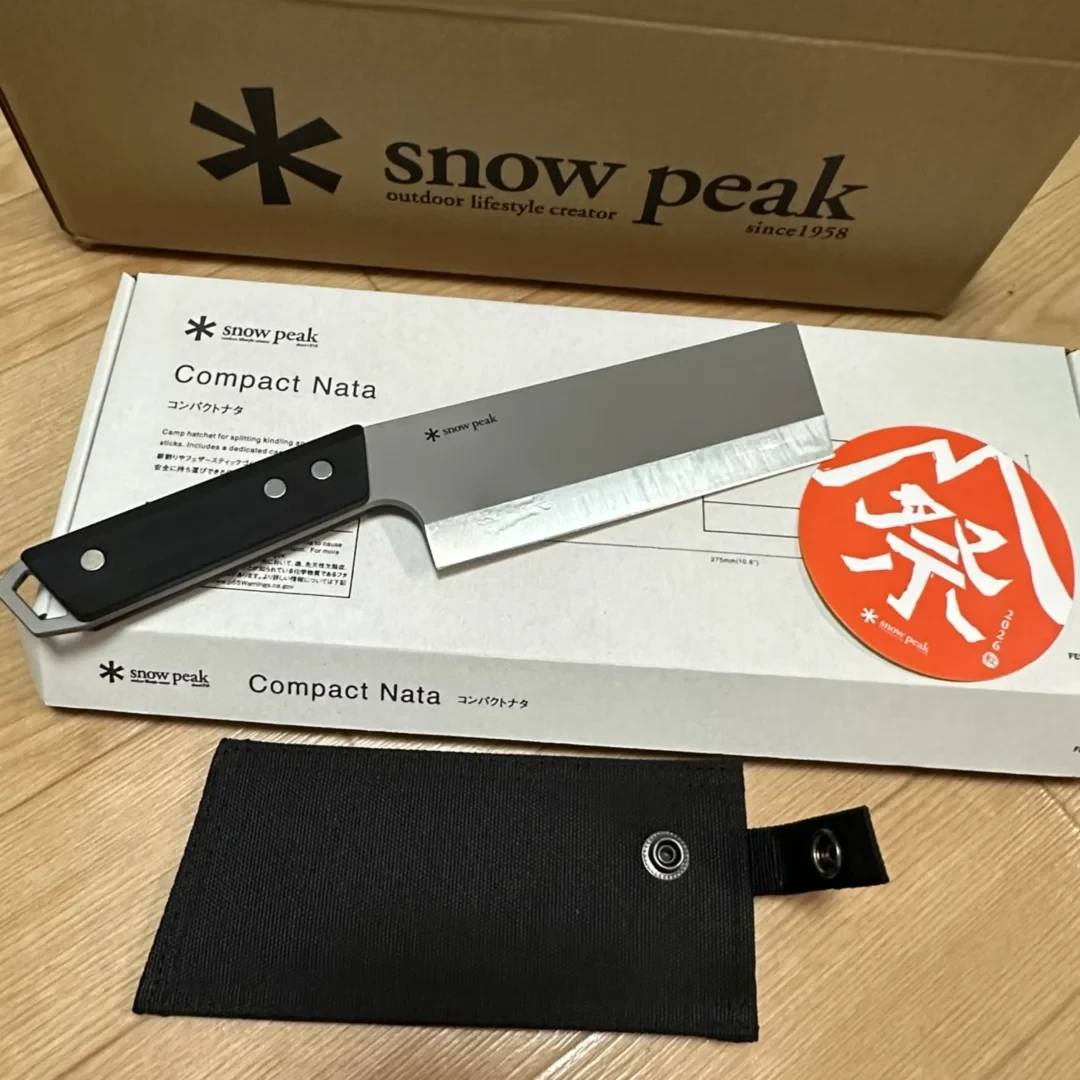周五,雪峰把摊支进了自家总部:秋限定不上货架,错过等一季