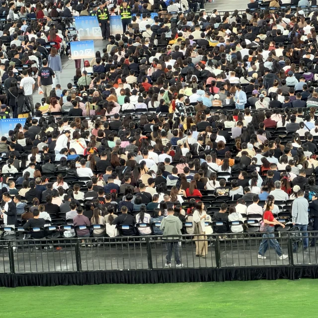凤凰传奇南昌首开明天12点：三场连开放票更多，但选座先等官方舞台图