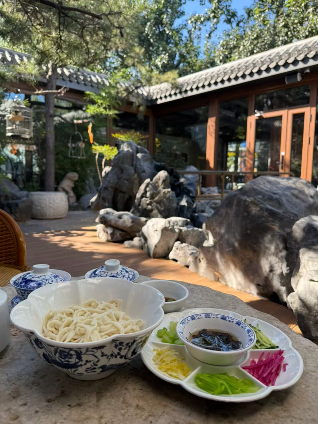 炸酱面的免费茶,换成了张一元:哪家店、哪款茶、值不值得为它跑一趟?