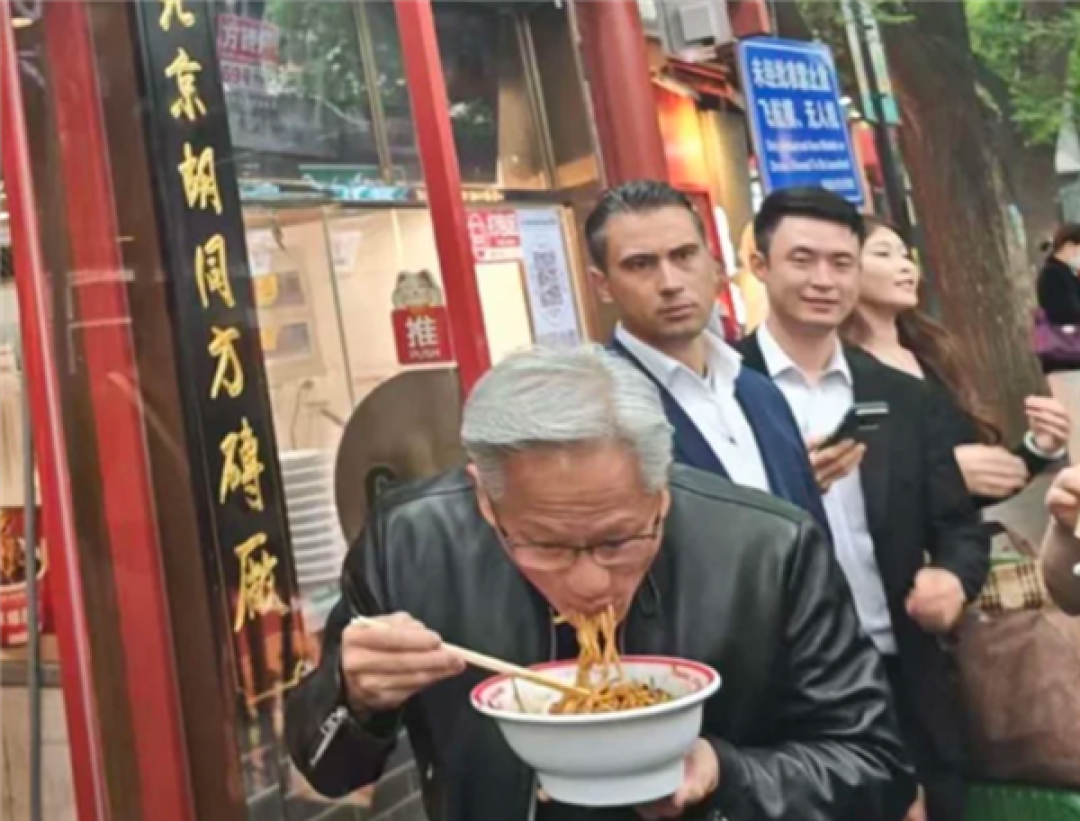 黄仁勋回味中国行:场面乱成一锅粥 吃过的餐馆都拿我当代言人