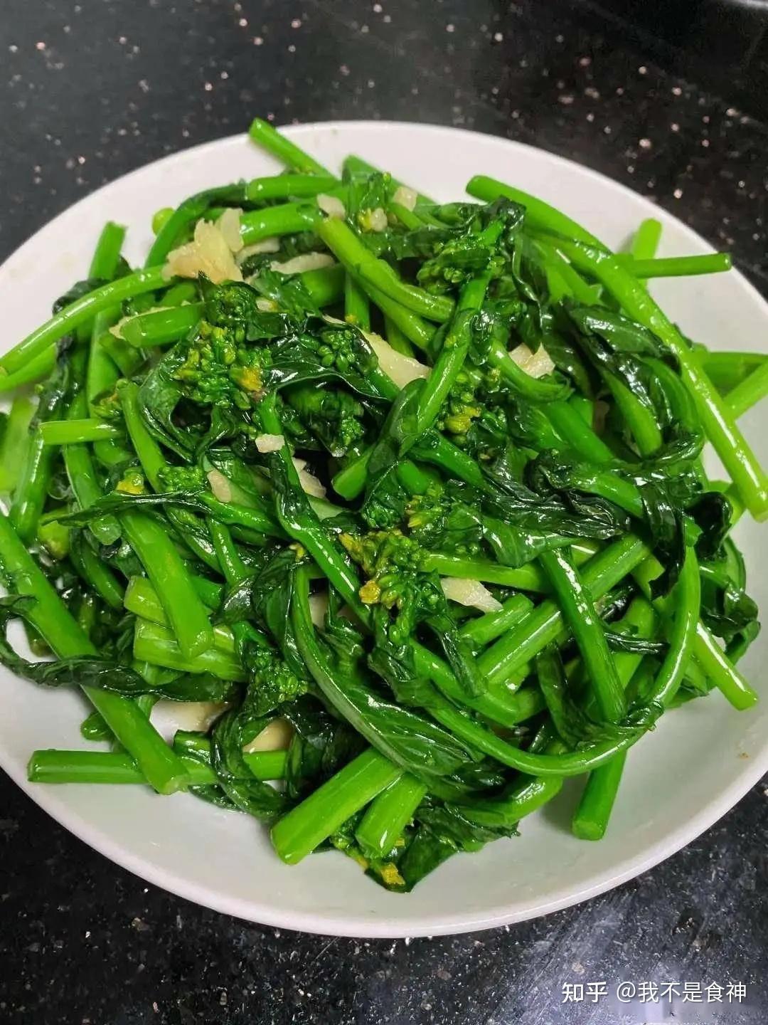 超市爆火的“鲜配菜”不算预制菜？先别急着掏钱，官方定义、溢价账和“切果模式”这三关得先过
