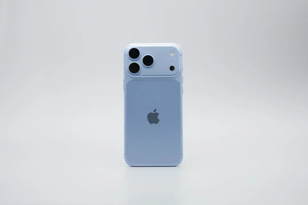 iPhone 18 Pro 的满血快充,不用花 329 块:实测旧充电头一样快