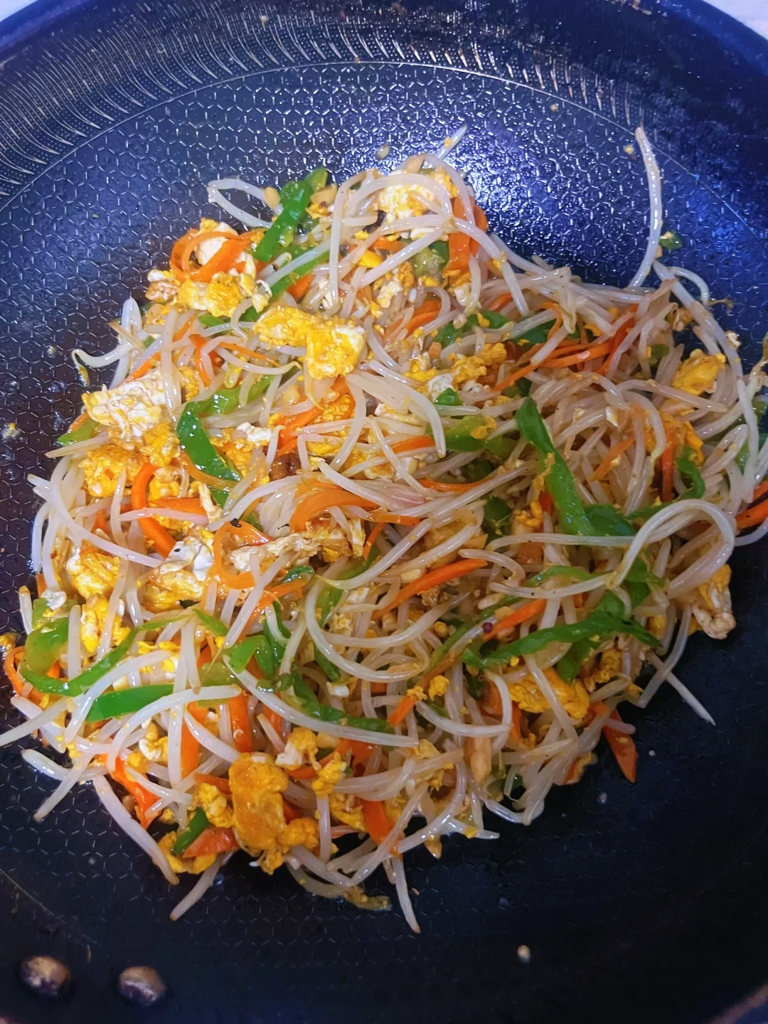 翻完14条带饭减脂自报后:掉秤越狠的帖子,标题越像复制粘贴,答案其实在饭盒那三行里