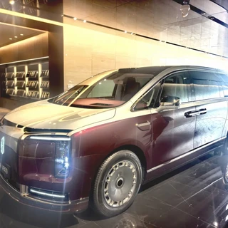 韩路为尊界V800破例发声：先说"懂车帝没作弊"，又提议三方复查——这立场对一半，还差一半