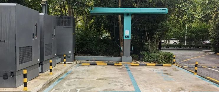 「10分钟80块」的比亚迪闪充被骂贵：电费这账是骂错了，真正该掂量的是你手里的家充桩