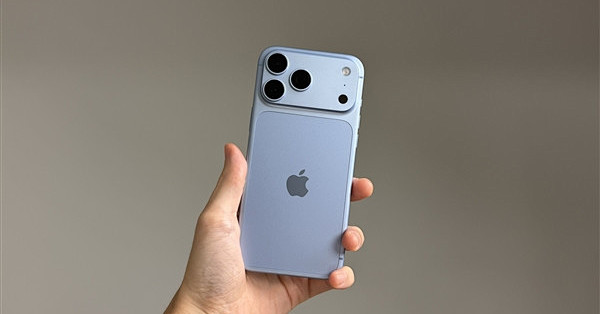 女子晒11999元iPhone 18 Pro订单！手机竟被人凭物流单号冒领