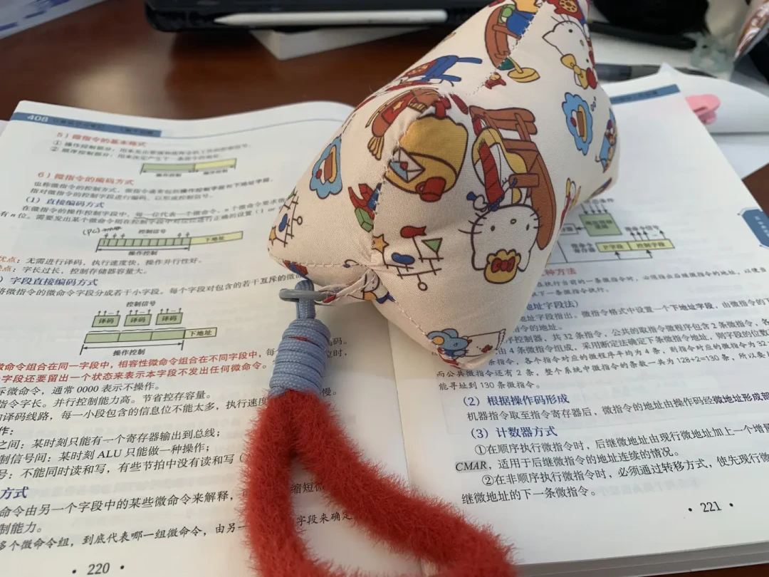 10/15早晨B站搜“午睡枕”最新40条10条零赞投放、館長切片22秒连发4条、初空四喵2分钟5连发、同标题跨号64秒4条,知乎2021老帖改口“2026最新午睡神器”、小红书“骂广告”帖自己在评论报店名:双11把1.5小时午休交给午睡枕之前,先认1波投放、破3个障眼、跑3分钟开孔自测、结3档价位账、走3条路线