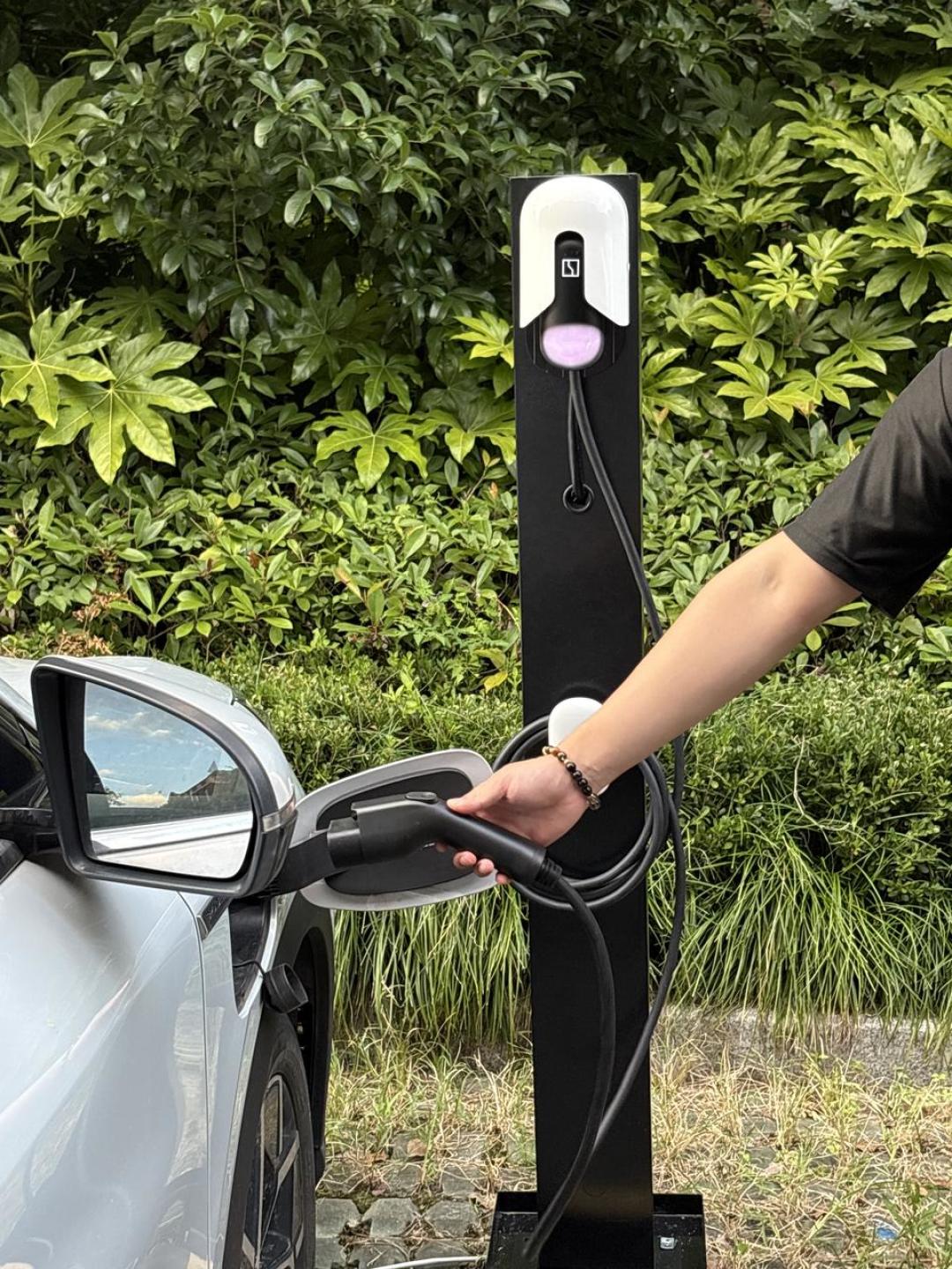 报价7.8万的电池，值3万的车：第一批电车车主撞上8年质保线