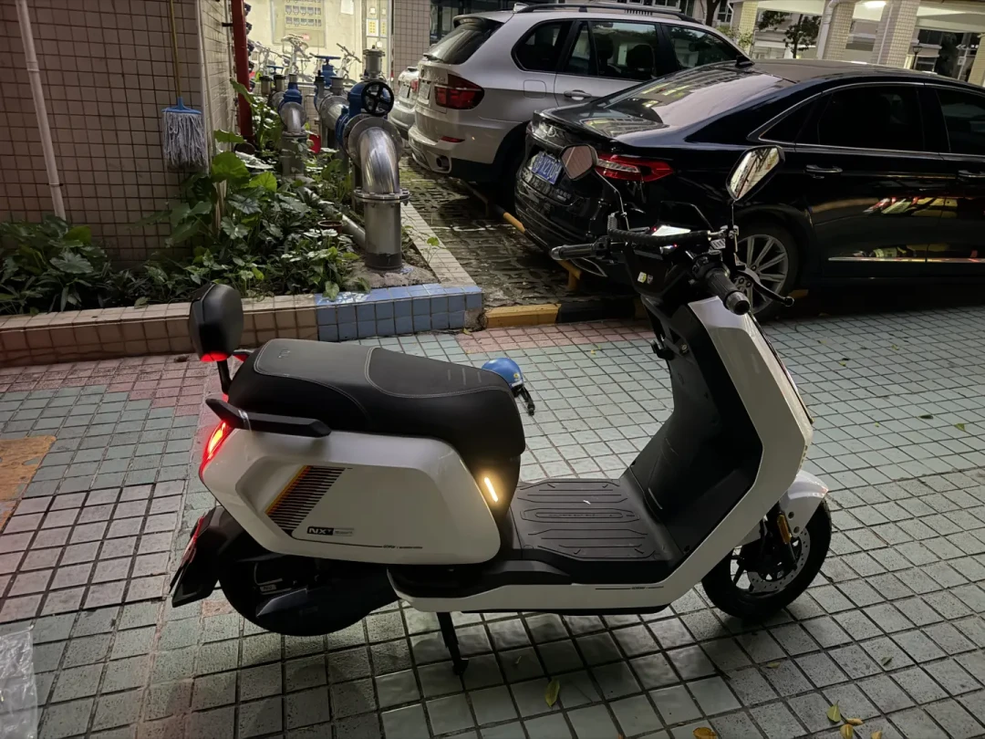 小牛3999 vs 九号4099:一句