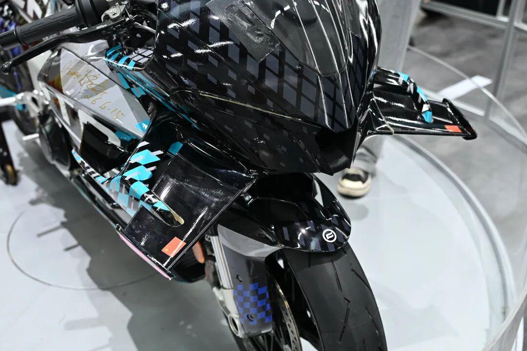 315km/h那台车真要卖了!春风V4SR量产版米兰首秀定档