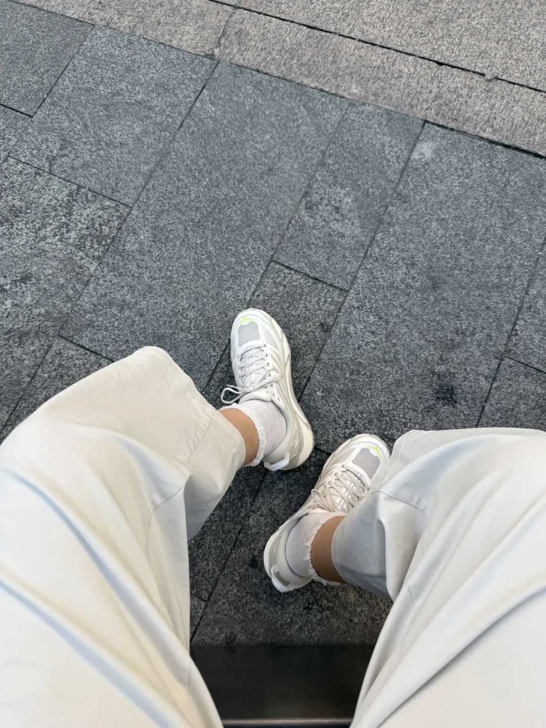 邦代9从1499跌到600出头、得物喊到半价：双11冲厚底缓震前，先把三个问题对完答案