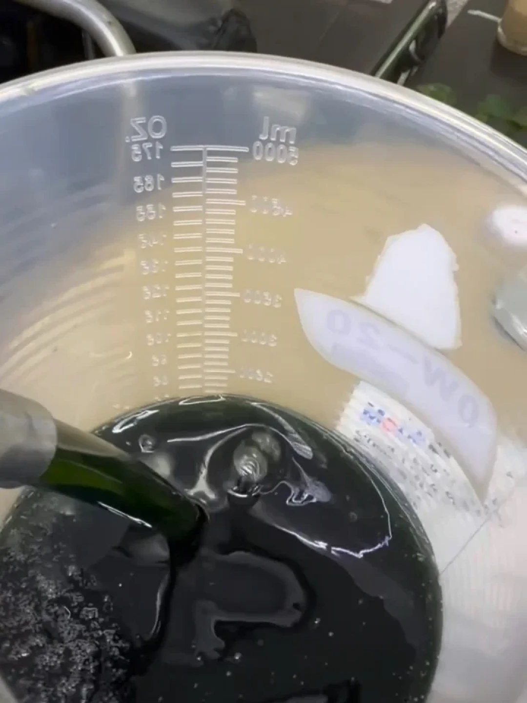 “青春版美孚1号”？双11前把美孚货架上的八条产品线捋清，别拿金美的钱买渠道定制油