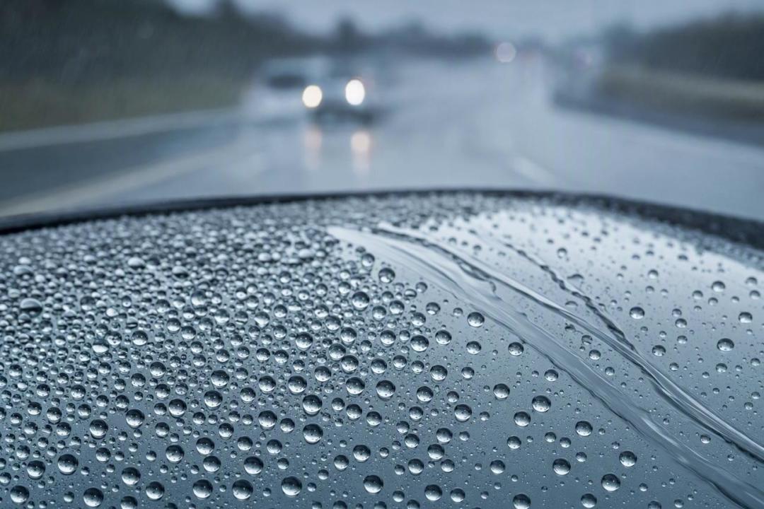 东北一夜入冬,雨刮最先冻裂:别硬开,修还是换先看这篇