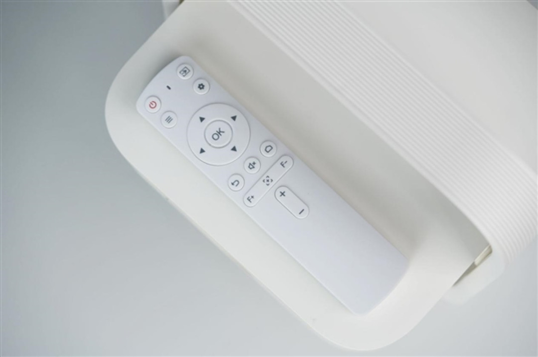 百元投影卷出新高度！GlowBox小光盒R1图赏