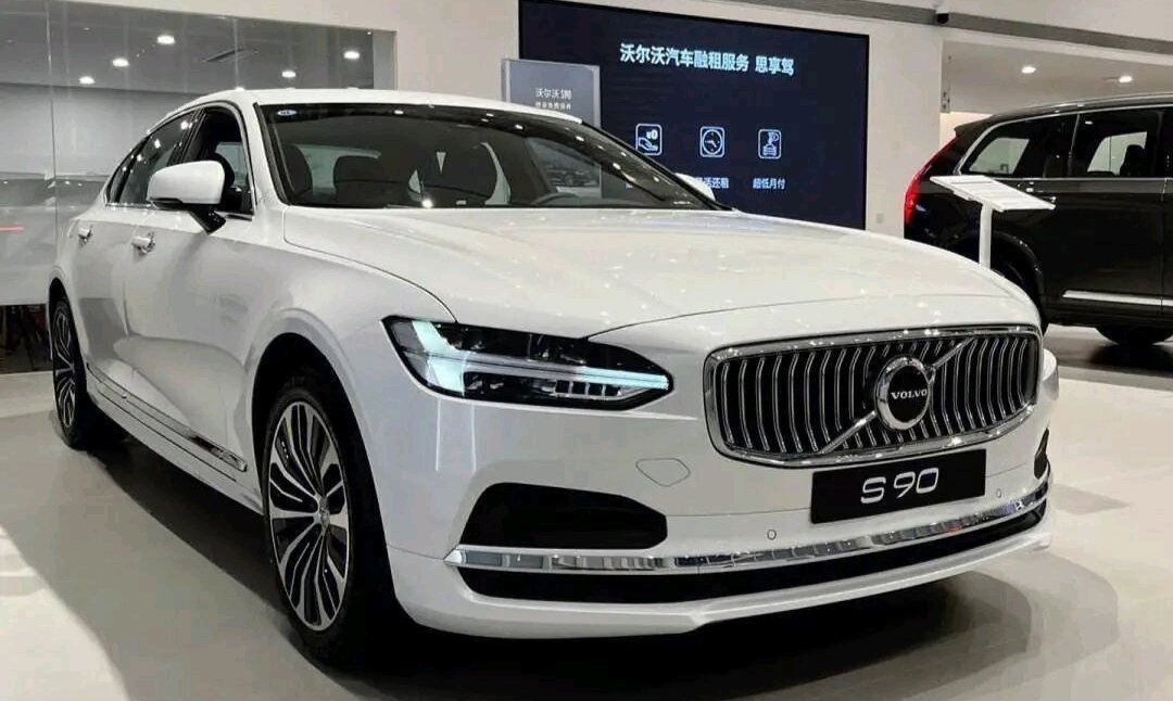 油车跌成这样了?先分清两种油车:纯燃油销量腰斩,混动逆势+25%