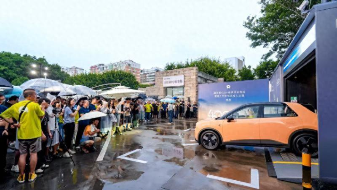 央视当面问李斌:换电会不会换到差电池?——纠结蔚来的,先把「好不好」和「新不新」拆开算