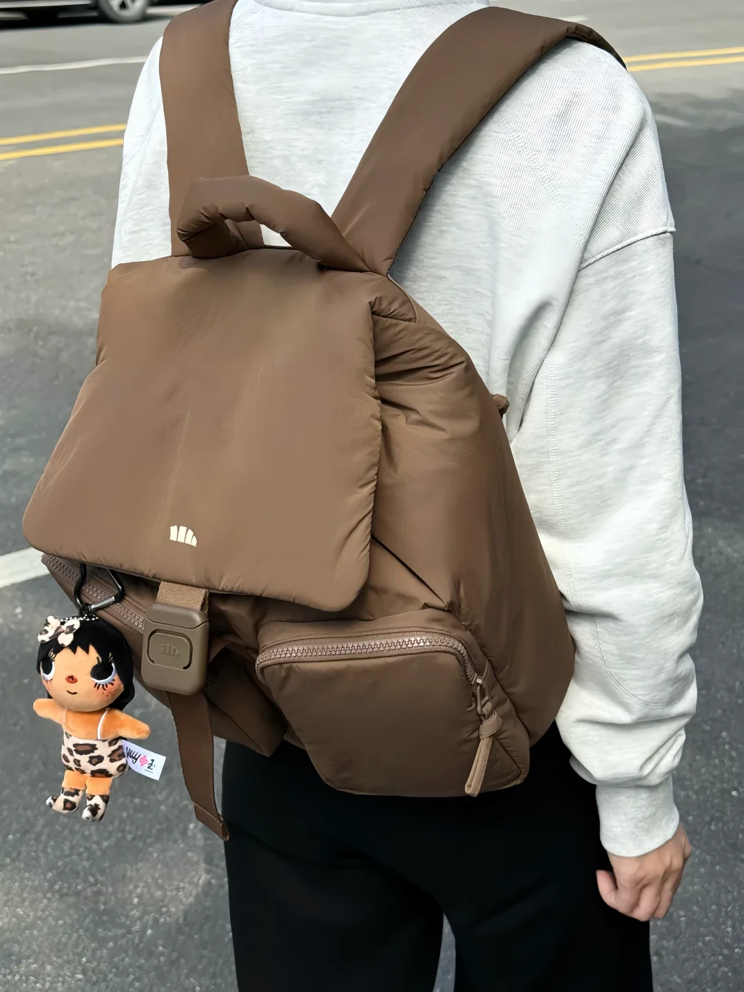 蕉下包刷屏双11:先看懂“装了就坠、logo开胶、渠道版差”,再决定蹲哪只